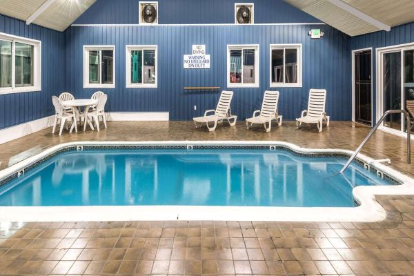 BAYMONT INN & SUITES BRANFORD (Stony Creek)